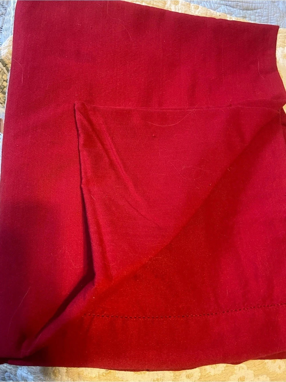Red Holiday Tablecloth oblong 4 seats